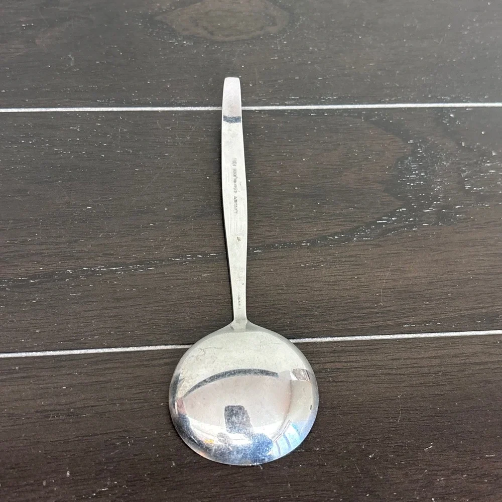 International Silver | Luxury Stainless | INS174‎ (Stainless) Solid Gravy Ladle